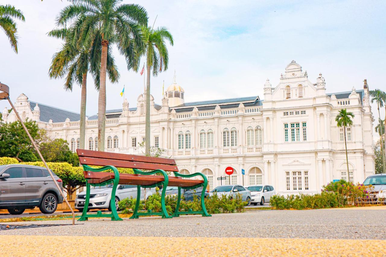 Bishop Hotel George Town Exterior photo