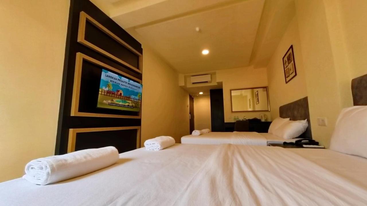 Bishop Hotel George Town Exterior photo