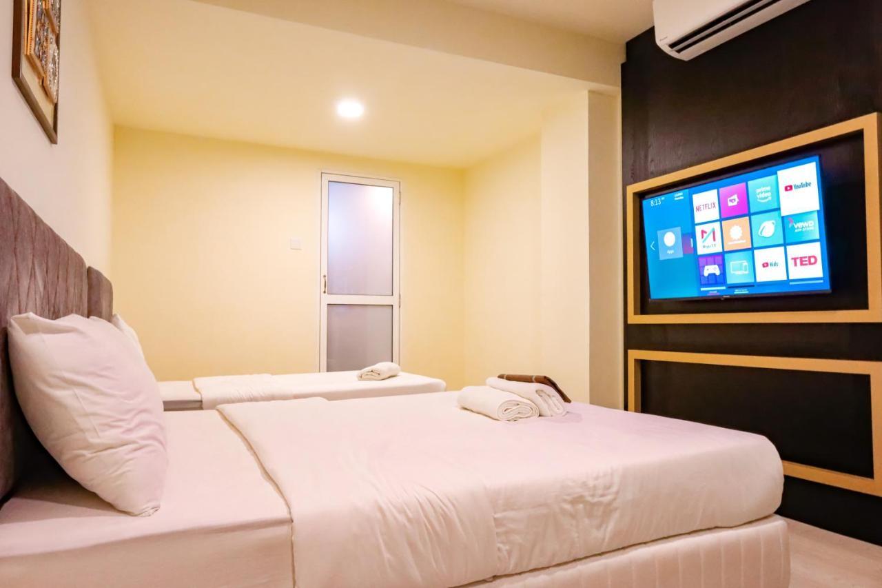 Bishop Hotel George Town Exterior photo