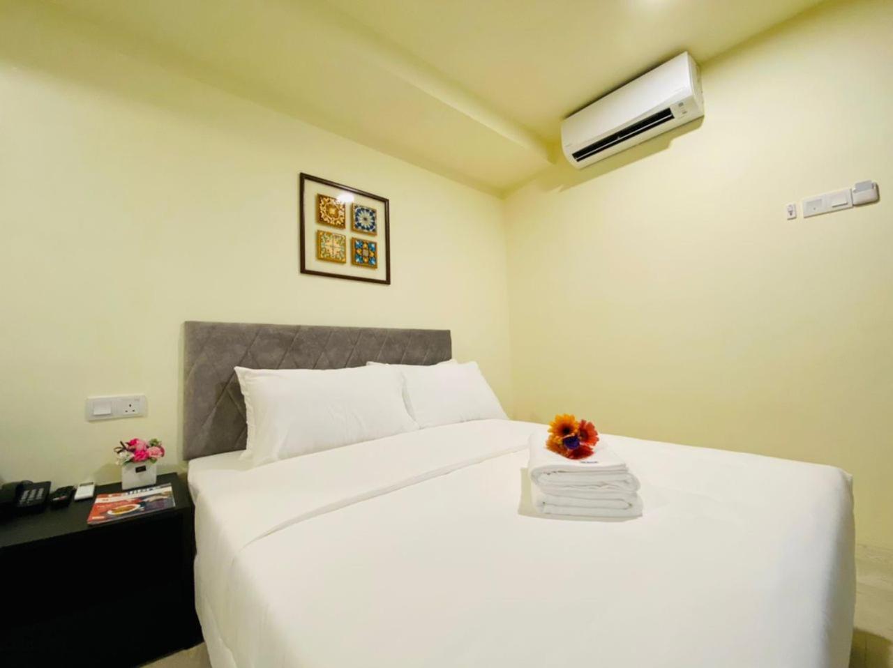Bishop Hotel George Town Exterior photo